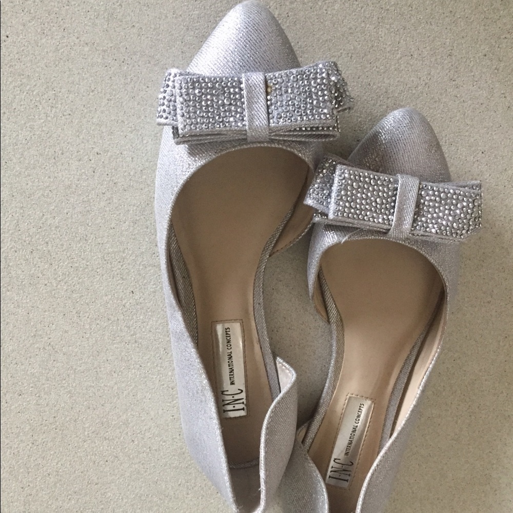 NWOT silver flats